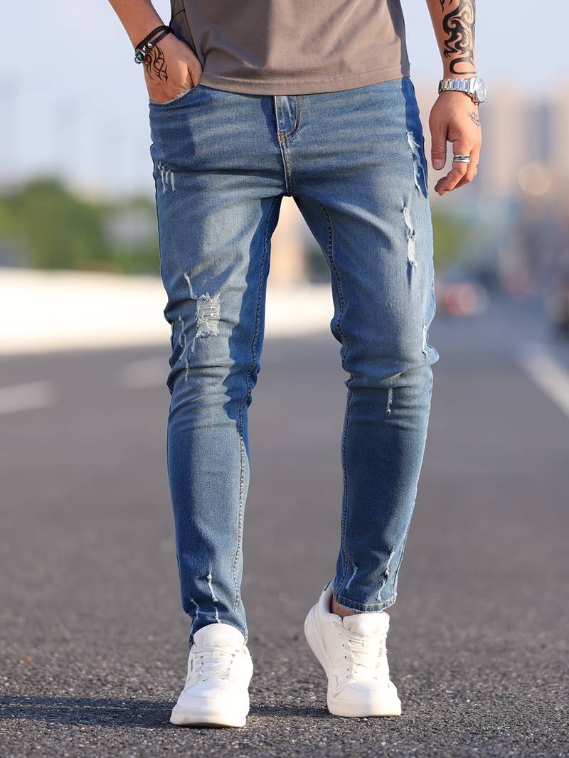 Pantalon homme slim-fit, denim stretch, moderne et élégant pour toutes saisons.