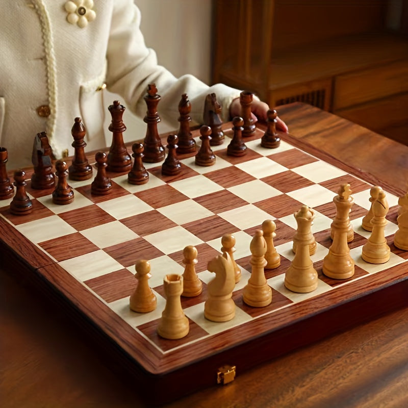 Jeu d'échecs en bois sur table basse, invitant à la réflexion et aux moments de qualité en famille. Cadeau parfait.