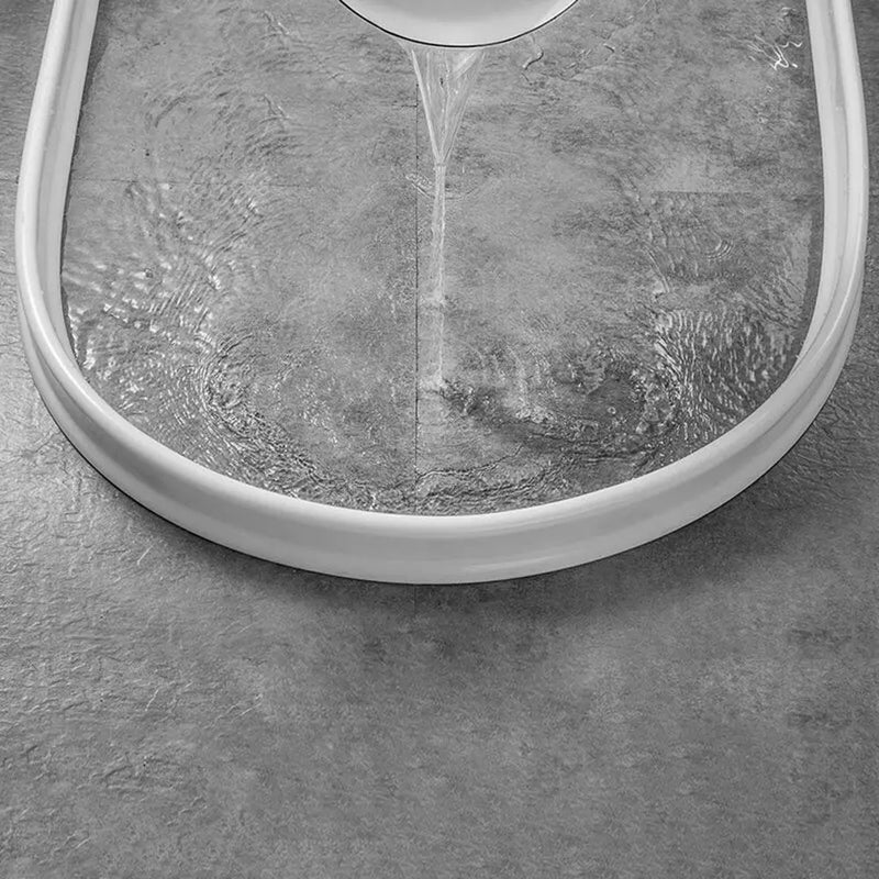 Joint silicone étanche pour douche. Barrière anti-fuite, installation facile.  Silicone flexible, auto-adhésif.