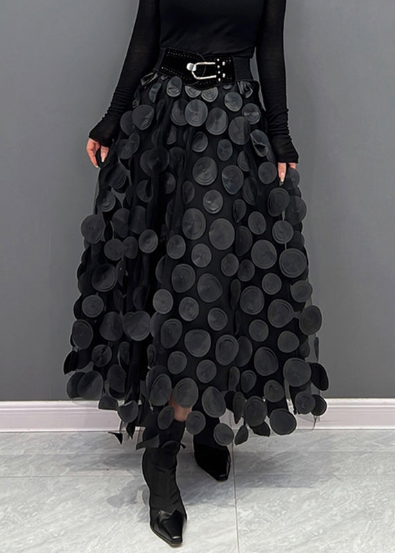 Jupe en tulle à pois, coupe midi, élégante et polyvalente pour femme, idéale pour un look printanier.