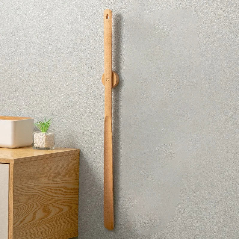 Magnetischer Schuhanzieher aus Holz: Hilfe beim Anziehen