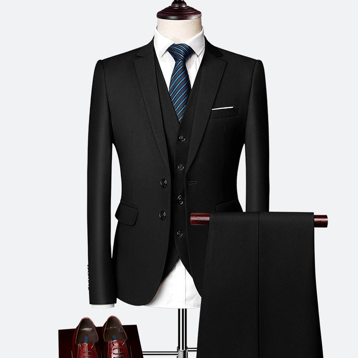 Ensemble costume formel 3 pièces homme : veste, pantalon habillé et gilet. Tenue élégante pour cérémonie.
