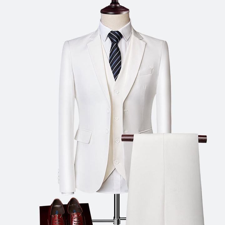 Costume homme complet 3 pièces : veste, gilet de costume, pantalon. Tenue polyvalente pour événements formels.
