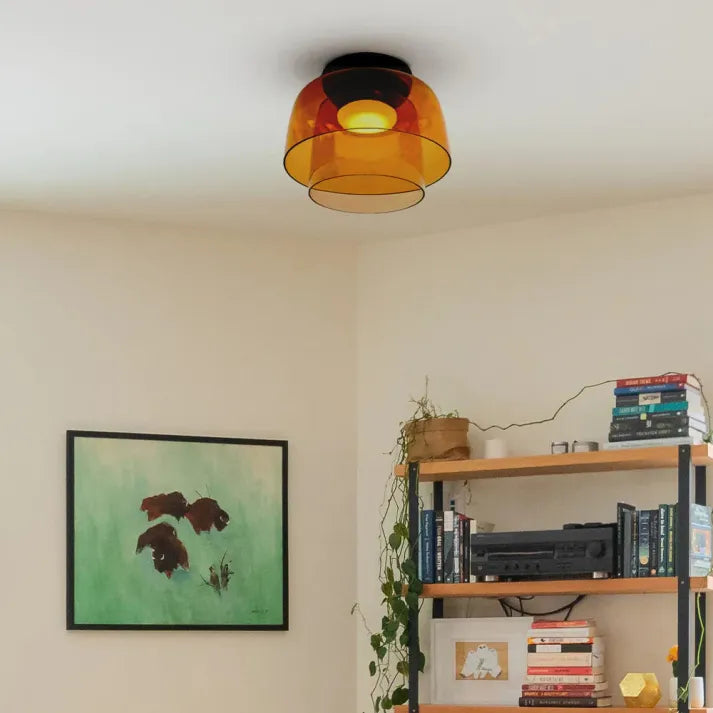 "Lampadaire de plafond en verre multicolore, style médiéval moderne, parfait pour salon élégant et chaleureux."