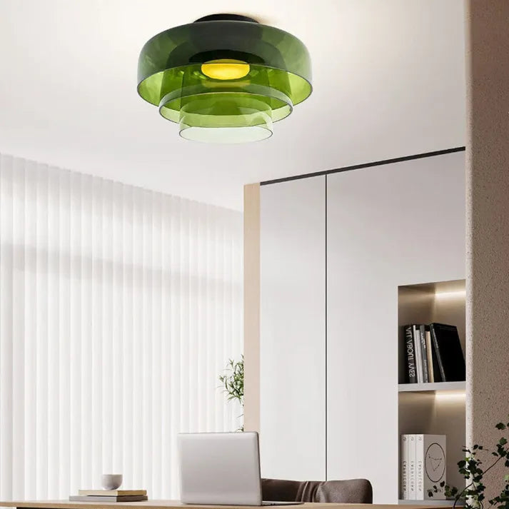 "Lampadaire de plafond en verre multicolore, style médiéval moderne, parfait pour salon élégant et chaleureux."