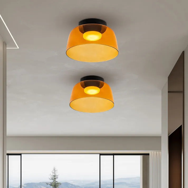 "Lampadaire de plafond en verre multicolore, style médiéval moderne, parfait pour salon élégant et chaleureux."