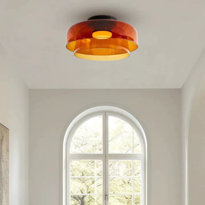 "Lampadaire de plafond en verre multicolore, style médiéval moderne, parfait pour salon élégant et chaleureux."