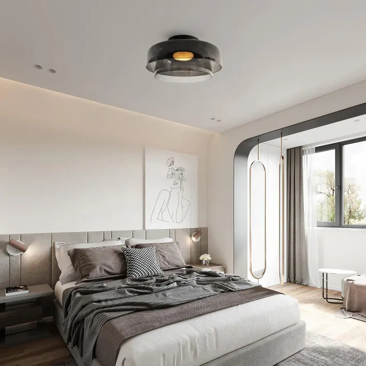 "Lampadaire de plafond en verre multicolore, style médiéval moderne, parfait pour salon élégant et chaleureux."