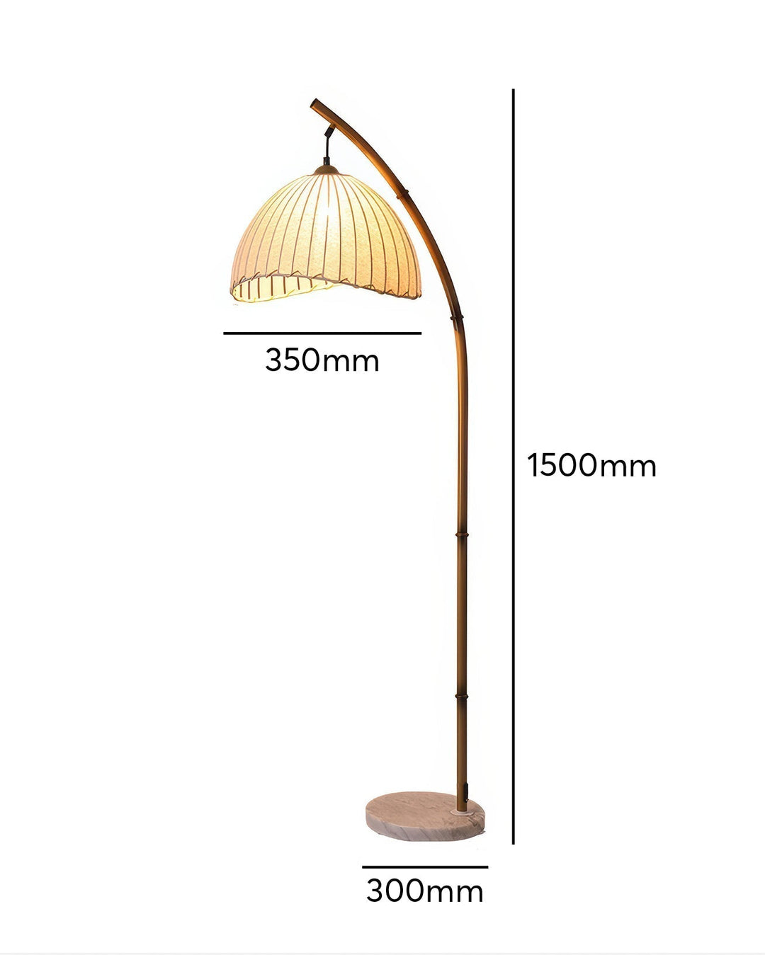 "Lampadaire en bambou avec abat-jour en tissu, lumière personnalisable, pour une ambiance zen et élégante chez soi."