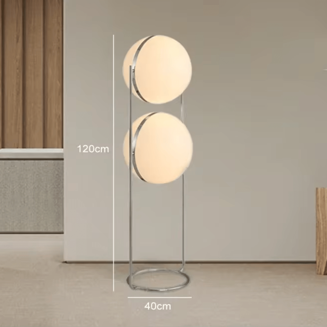 Lampadaire globe design moderne. Éclairage intérieur élégant et chaleureux.  Plusieurs tailles disponibles.