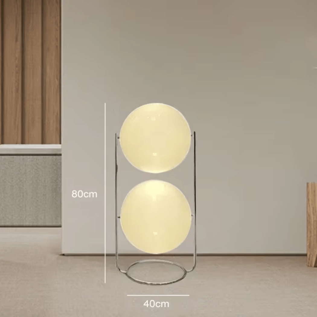 Lampadaire globe design moderne. Éclairage intérieur élégant et chaleureux.  Plusieurs tailles disponibles.