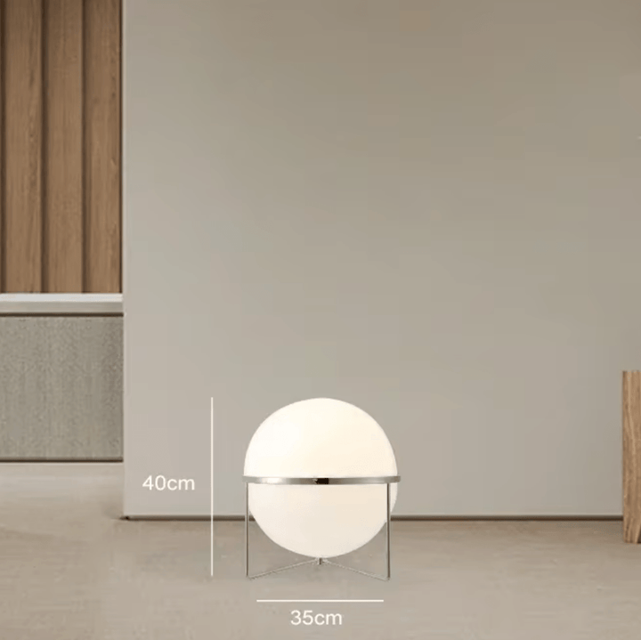 Lampadaire globe design moderne. Éclairage intérieur élégant et chaleureux.  Plusieurs tailles disponibles.