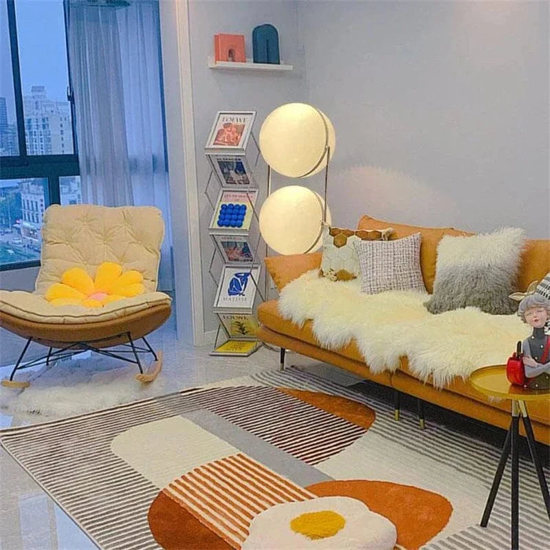 Lampadaire globe design moderne. Éclairage intérieur élégant et chaleureux.  Plusieurs tailles disponibles.