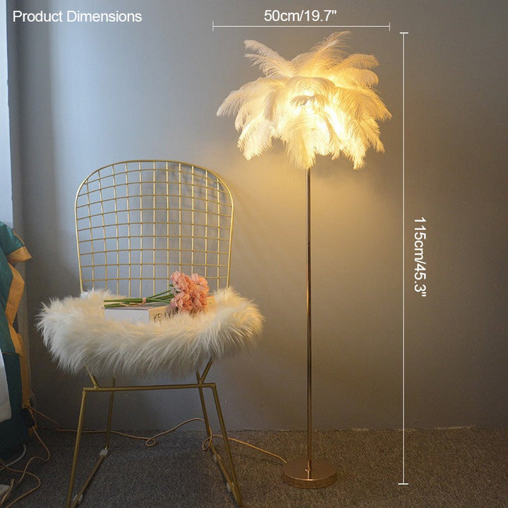 Lampadaire plumeux avec plateau intégré.  Éclairage ambiance chaleureux. Design palmier élégant et fonctionnel.