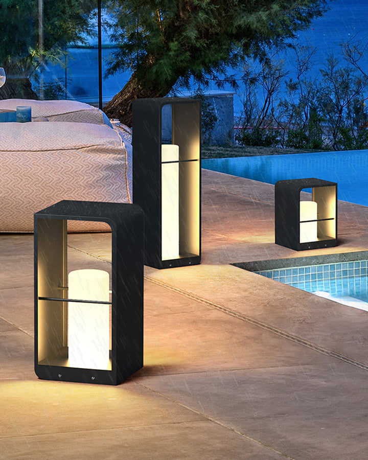 Lampadaire solaire extérieur élégant. Éclairage jardin moderne, design épuré, lumière chaude.