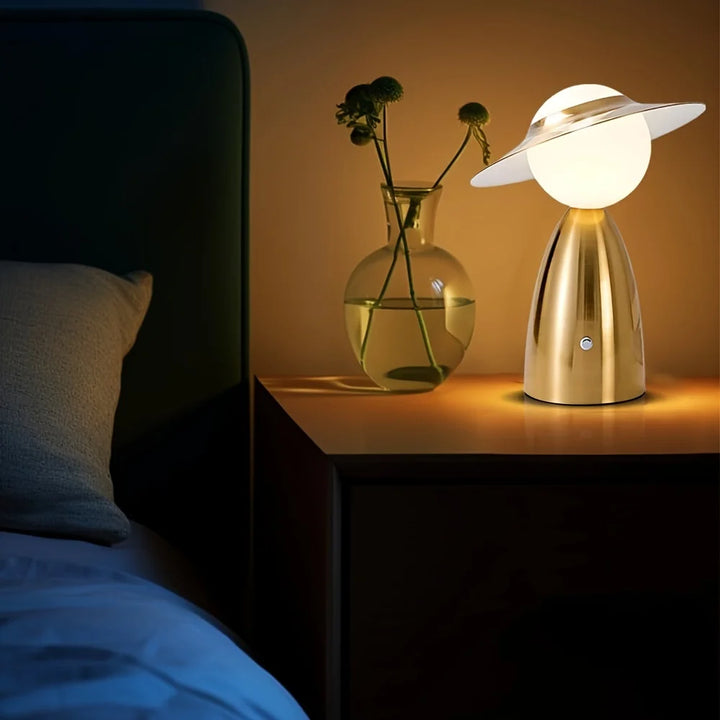 Lampe de bureau LED tactile, chargeur sans fil intégré. Design moderne, éclairage réglable.