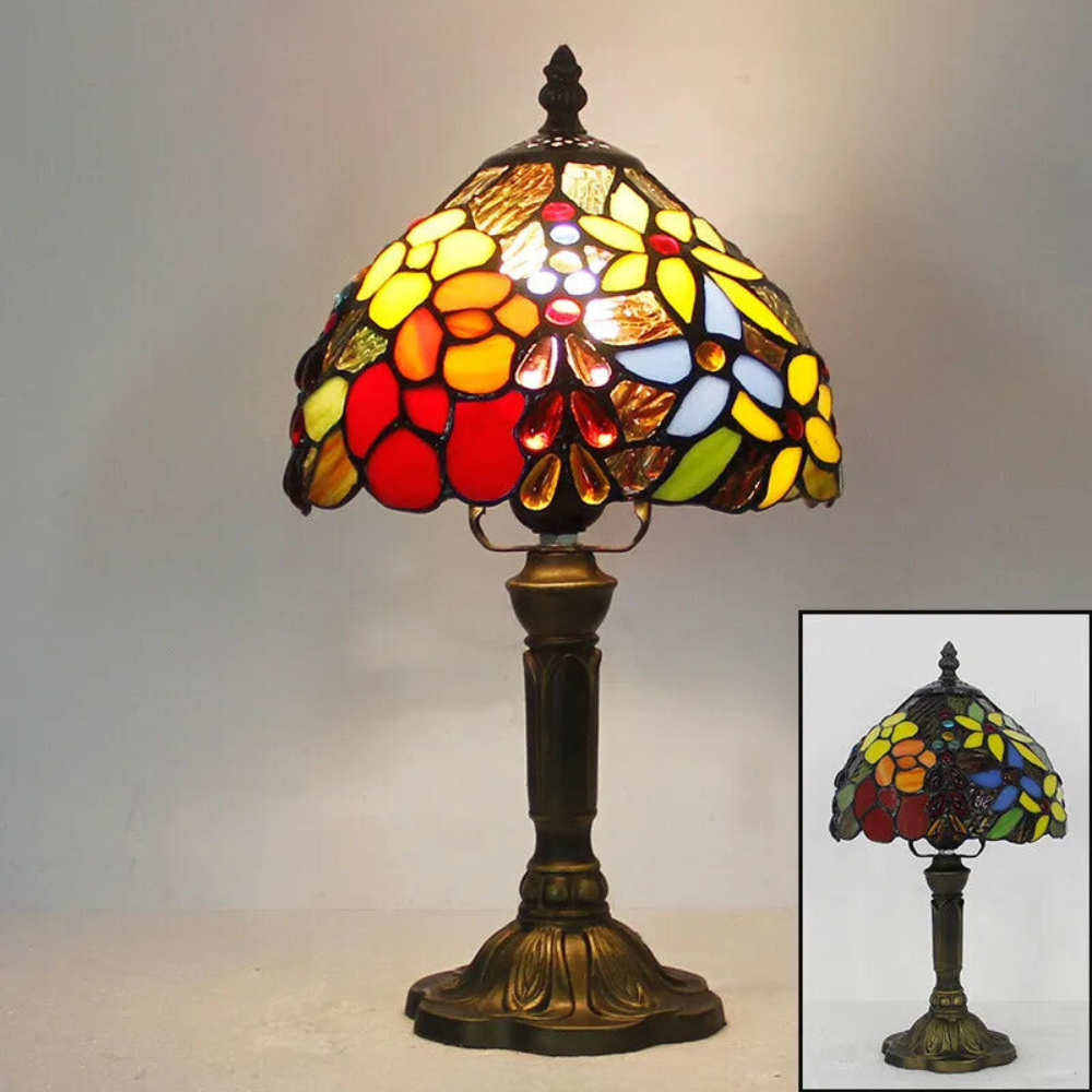 Lampe de bureau style Tiffany, verre coloré, col ajustable.  Design élégant, lumière chaleureuse.