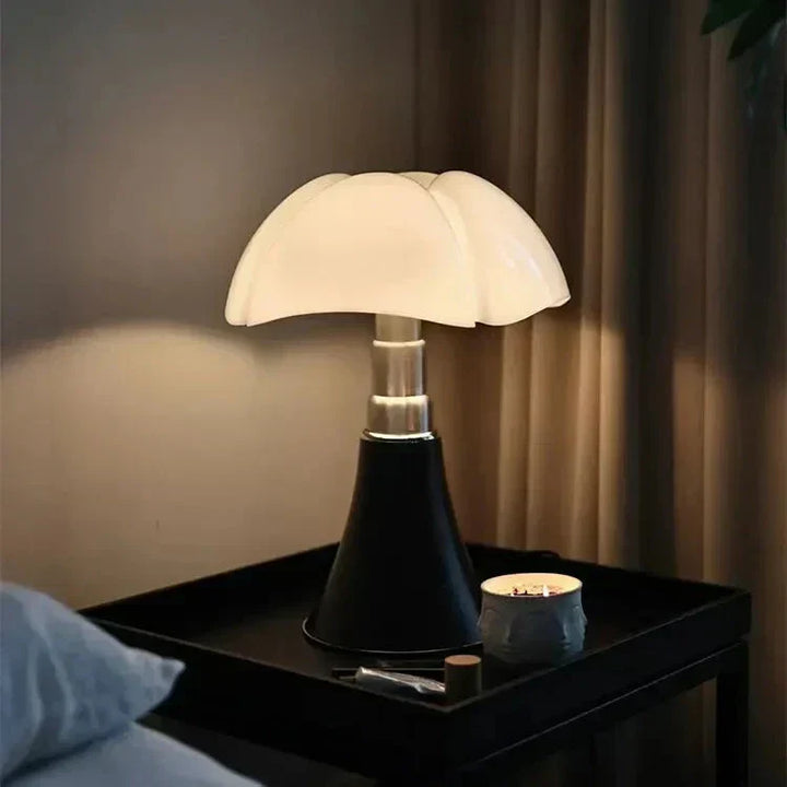Lampe de table design rétro, éclairage LED élégant.  Ambiance chaleureuse et raffinée.
