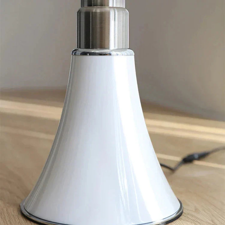 Lampe de table design rétro, éclairage LED élégant.  Ambiance chaleureuse et raffinée.