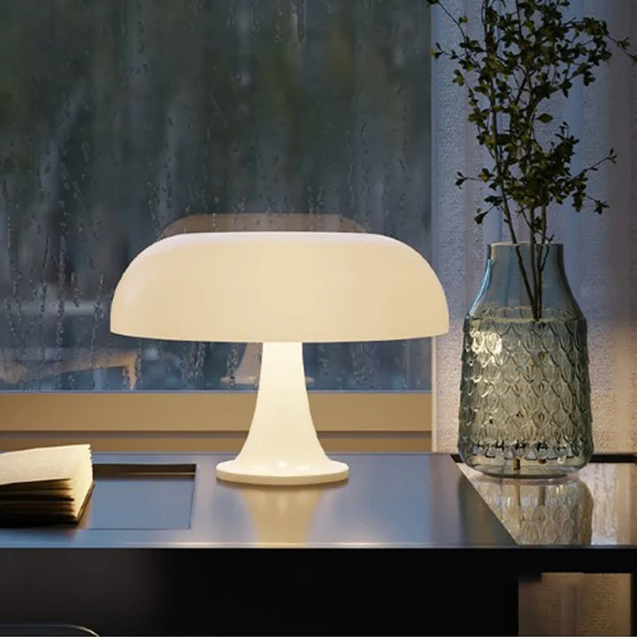 Lampe de table design rétro, forme champignon Bauhaus.  Lumière douce, idéale salon/chambre.