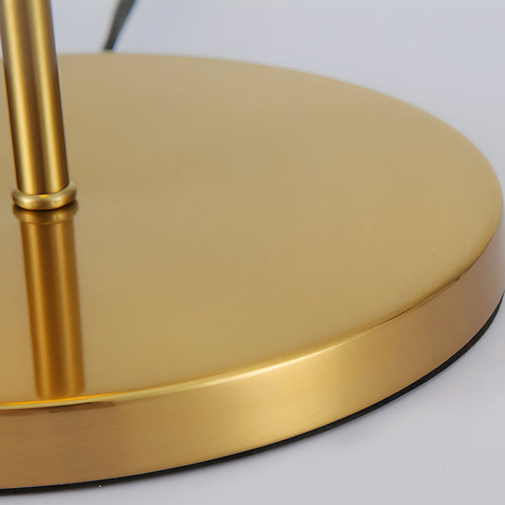 "Lampe de table en verre fumé LumiLux, design élégant, ambiance chaleureuse pour salon, chambre ou bureau."