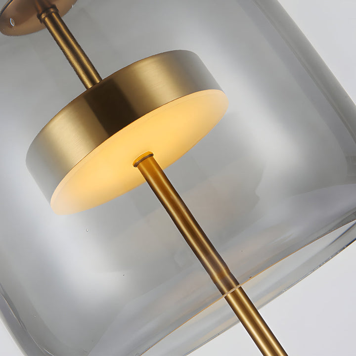 "Lampe de table en verre fumé LumiLux, design élégant, ambiance chaleureuse pour salon, chambre ou bureau."