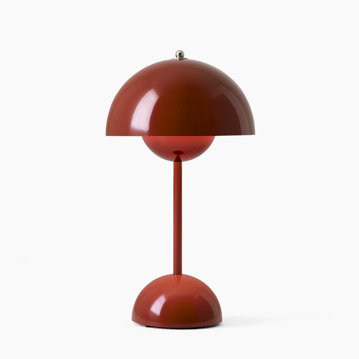 "Lampe de table LED beige, design élégant, sans fil, idéale pour salon, bureau, terrasses. Inspiration années 60."