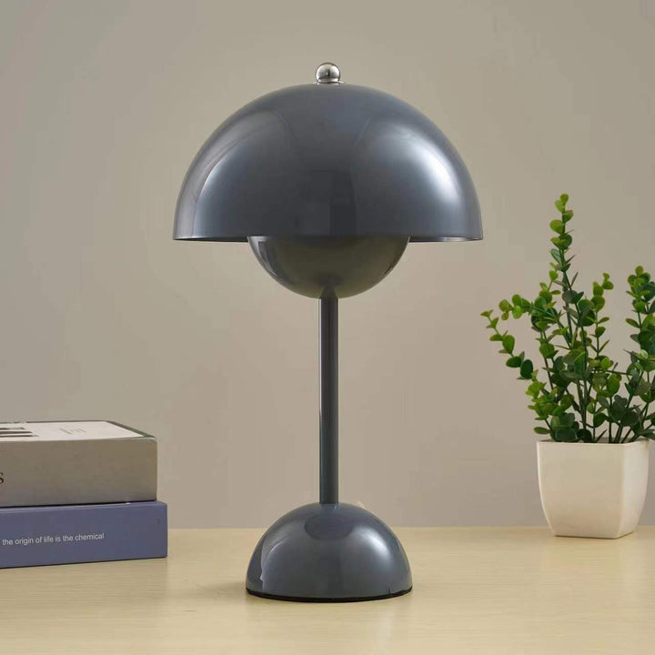 Lampe de table LED design rétro-chic.  Éclairage doux et réglable.  Parfait pour chevet ou bureau.