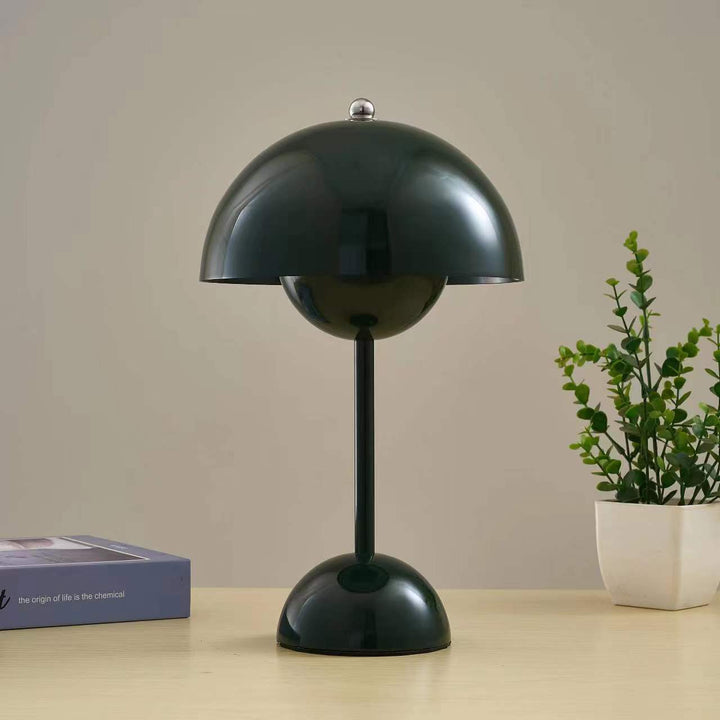 Lampe de table LED design rétro-chic.  Éclairage doux et réglable.  Parfait pour chevet ou bureau.