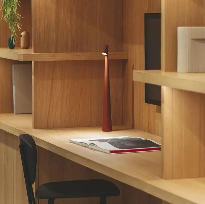 Lampe de table LED sans fil, design minimaliste, luminosité réglable, rechargeable.  Éclairage d'ambiance.