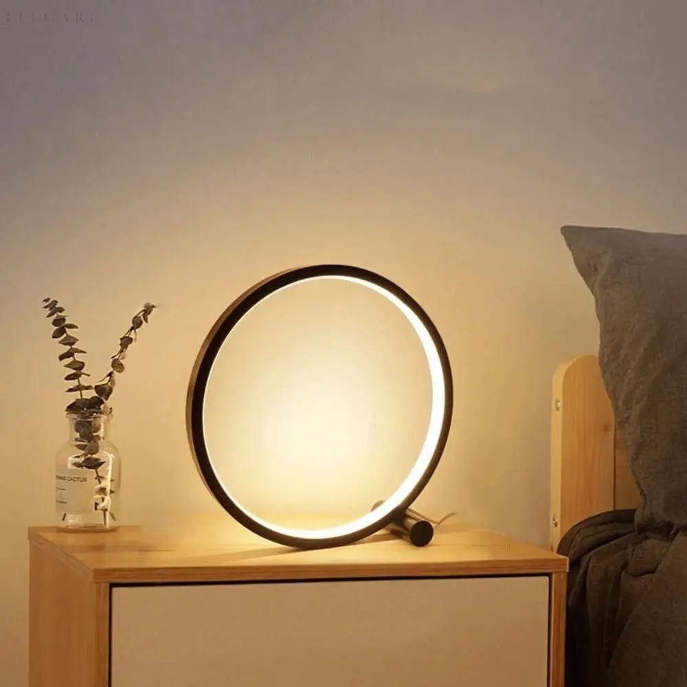 Lampe de table LED tactile moderne, design minimaliste, réglable, finition noir, blanc, pour ambiance personnalisée.