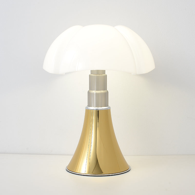 Lampe de table LED vintage design.  Éclairage rétro élégant et chaleureux.  Parfait pour un style déco moderne ou classique.