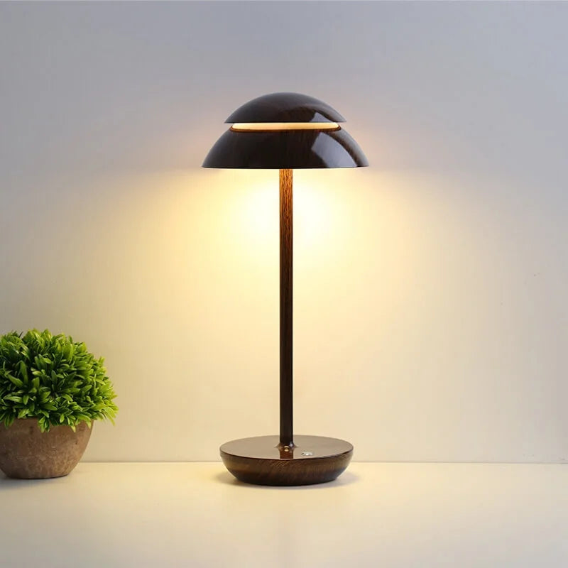 Lampe de table rechargeable design scandinave.  Éclairage doux, style minimaliste. Batterie longue durée.