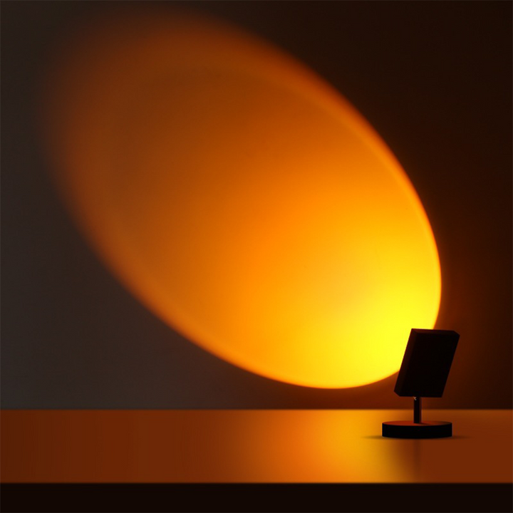 Lampe de table rétro, design coucher de soleil.  Lumière chaude et douce. Décoration élégante pour salon, chambre.
