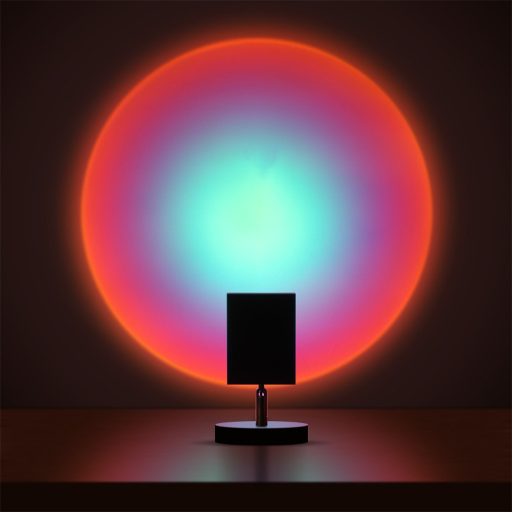 Lampe de table rétro, design coucher de soleil.  Lumière chaude et douce. Décoration élégante pour salon, chambre.