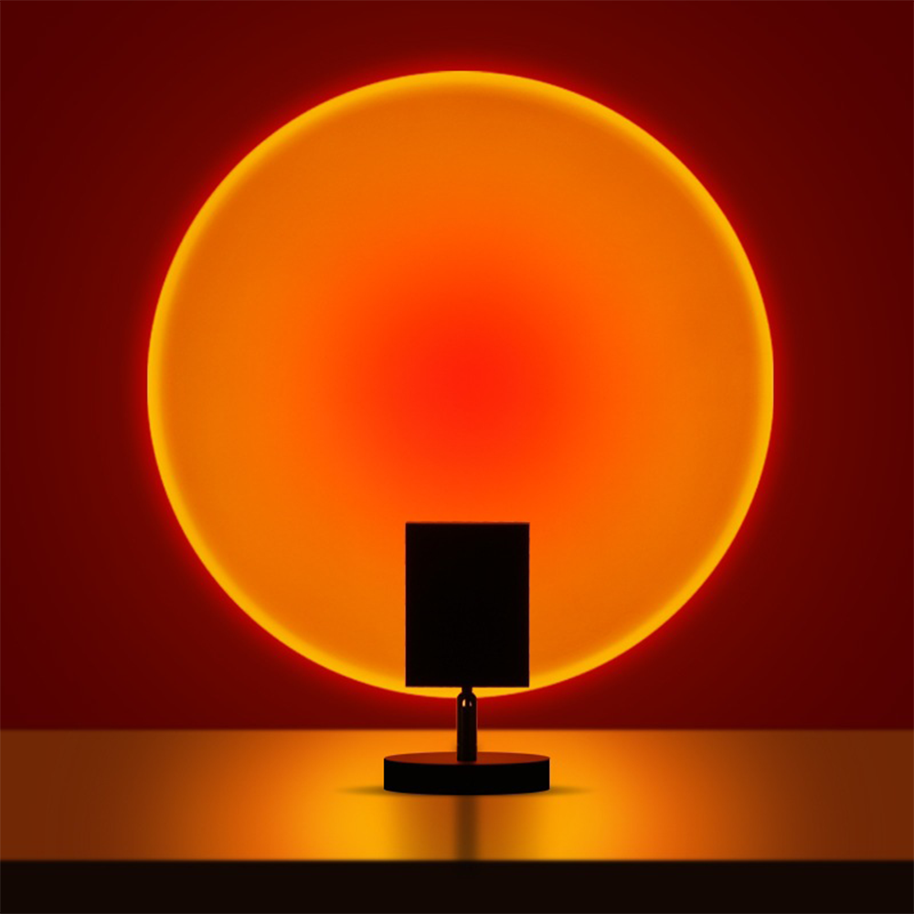 Lampe de table rétro, design coucher de soleil.  Lumière chaude et douce. Décoration élégante pour salon, chambre.