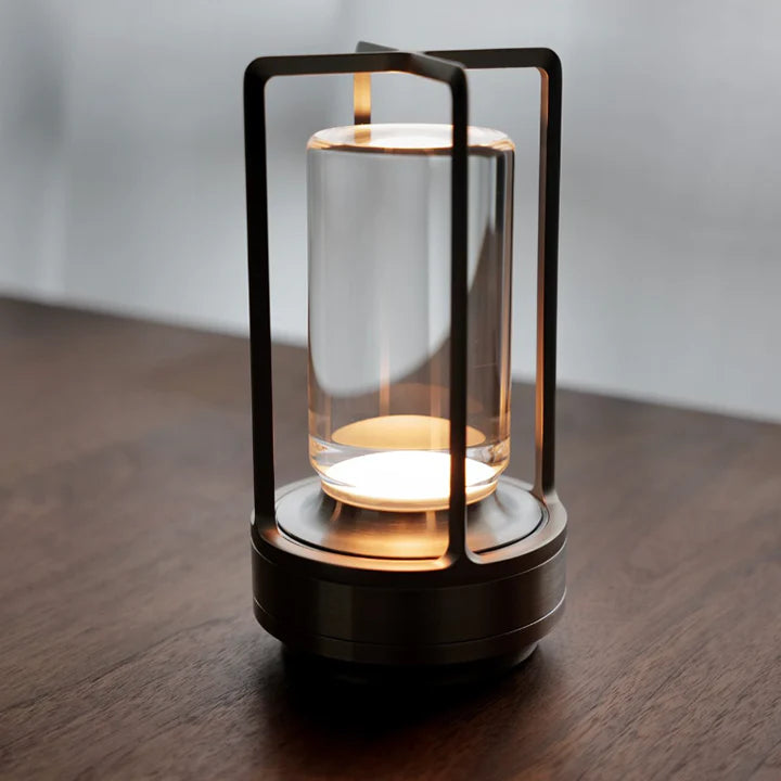 Lampe de table sans fil rechargeable. Design moderne, éclairage élégant.  Idéale intérieur/extérieur.