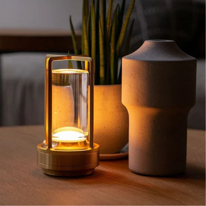 Lampe de table sans fil rechargeable. Design moderne, éclairage élégant.  Idéale intérieur/extérieur.