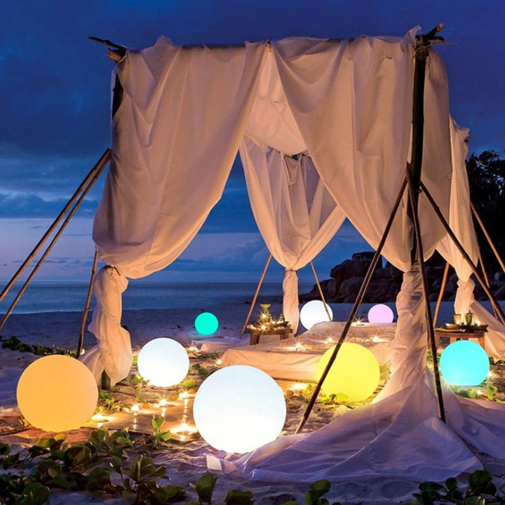 Lampe globe extérieure, imperméable, éclairage jardin. Design moderne, lumière douce.