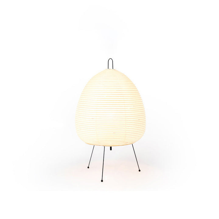 Lampe lanterne japonaise style Japandi.  Papier de riz et métal. Décoration intérieure zen.
