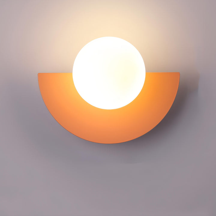 Lampe murale design nordique moderne. Demi-cercle élégant, lumière douce et tamisée.