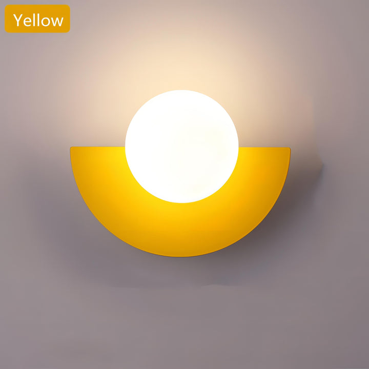 Lampe murale design nordique moderne. Demi-cercle élégant, lumière douce et tamisée.