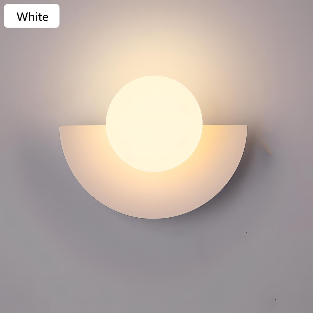 Lampe murale design nordique moderne. Demi-cercle élégant, lumière douce et tamisée.