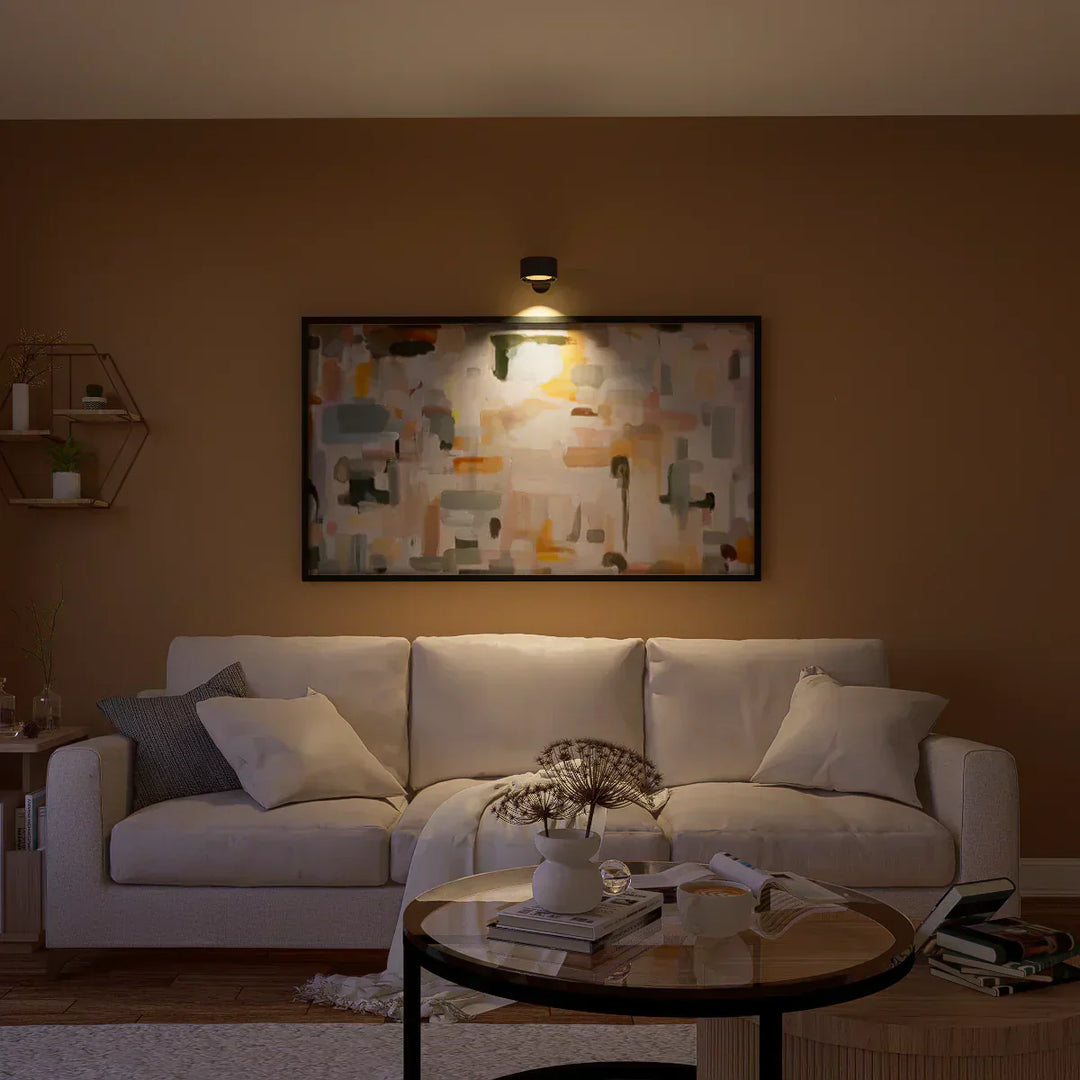 Lampe murale LED adhésive sans fil. Design élégant, éclairage doux.  Idéale salon, chambre.