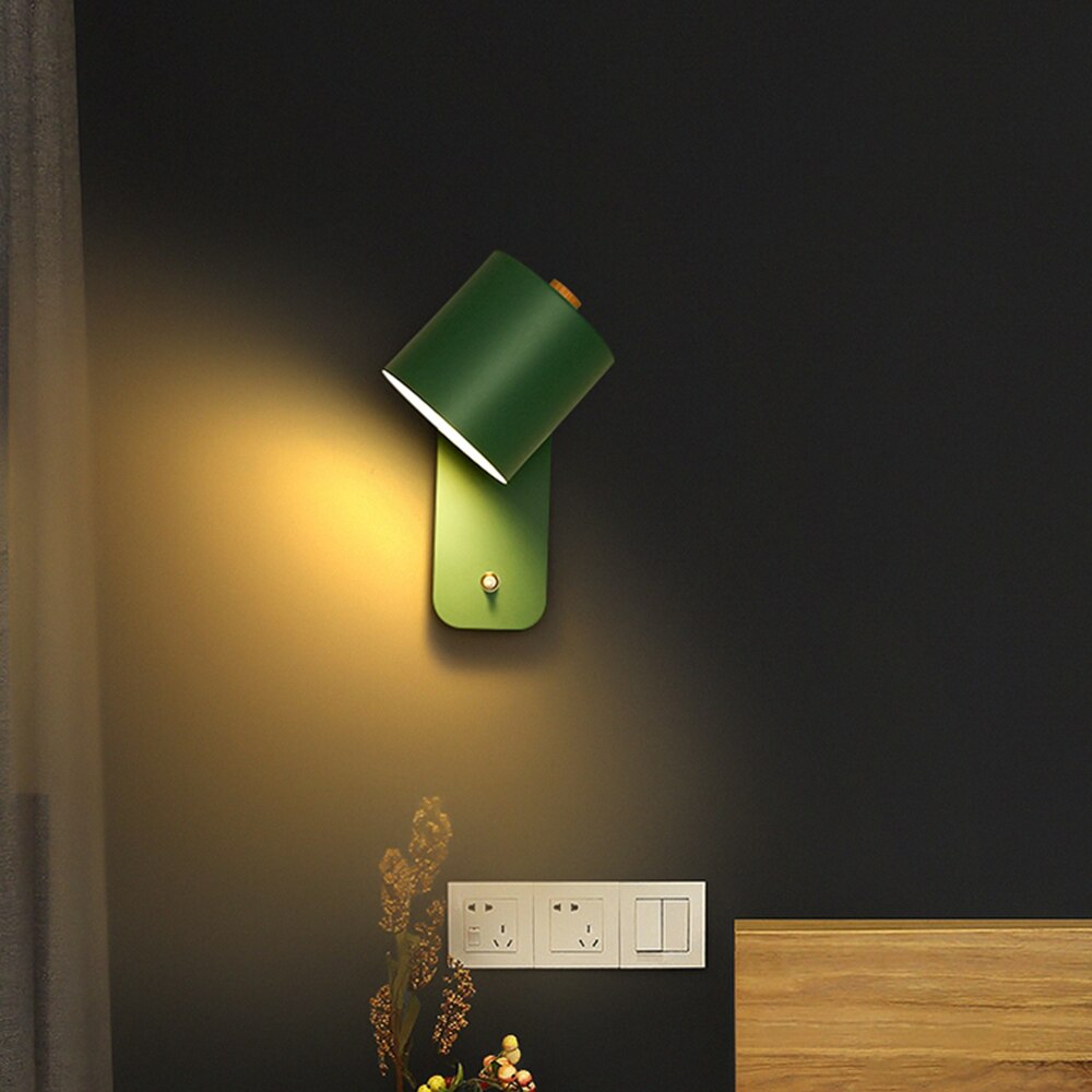 Lampe murale LED sans fil, détecteur mouvement, recharge USB. Design moderne, éclairage pratique.