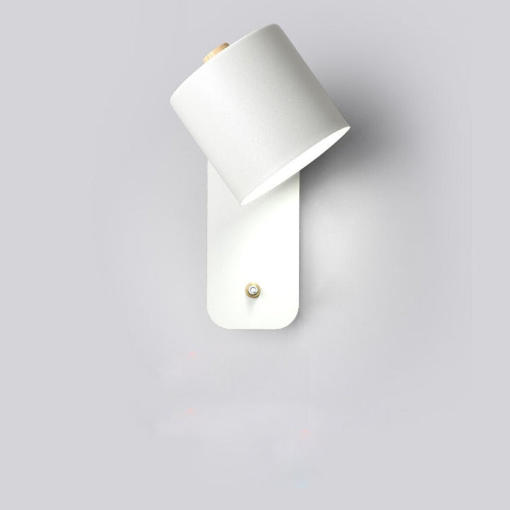 Lampe murale LED sans fil, détecteur mouvement, recharge USB. Design moderne, éclairage pratique.
