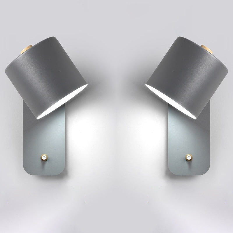 Lampe murale LED sans fil, détecteur mouvement, recharge USB. Design moderne, éclairage pratique.