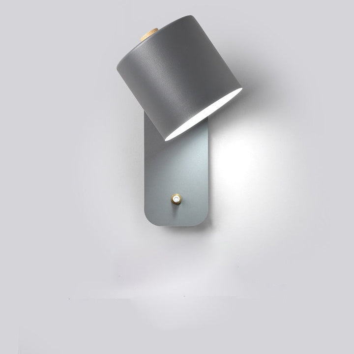 Lampe murale LED sans fil, détecteur mouvement, recharge USB. Design moderne, éclairage pratique.