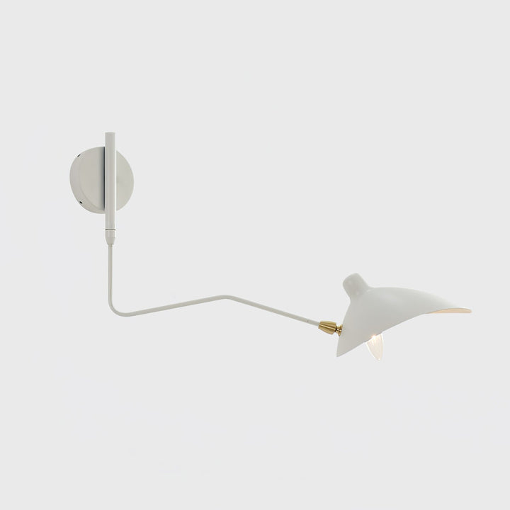 "Lampe murale moderne avec bras orientable, design organique années 50, finition métal noir, idéale pour intérieur épuré."