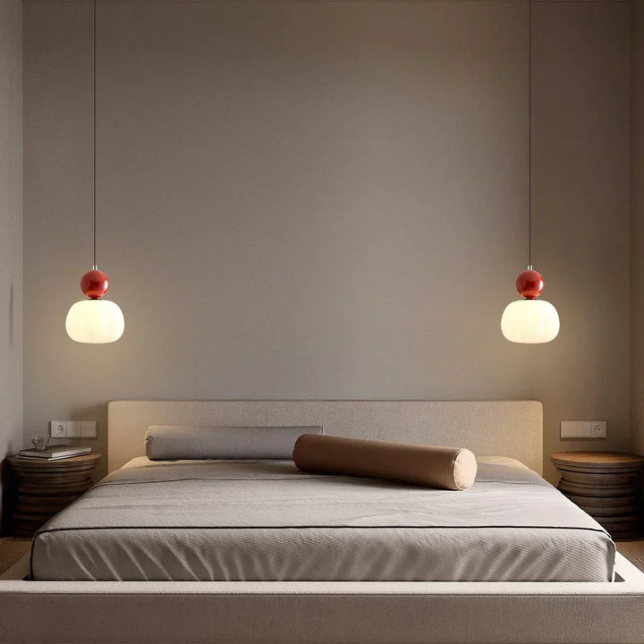 Lampe pendentif crème, style Art déco Bauhaus. Design élégant et intemporel pour intérieur.